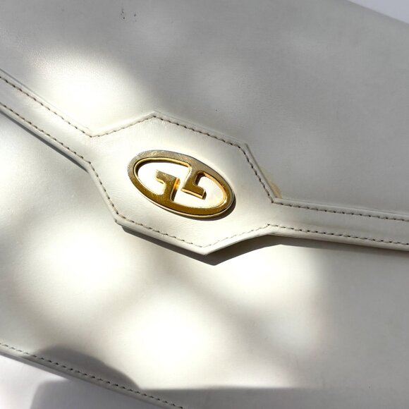 VINTAGE GUCCI White Leather & Gold Strap Crossbody Clutch / Purse 406 004 626 - Picture 2 of 16
